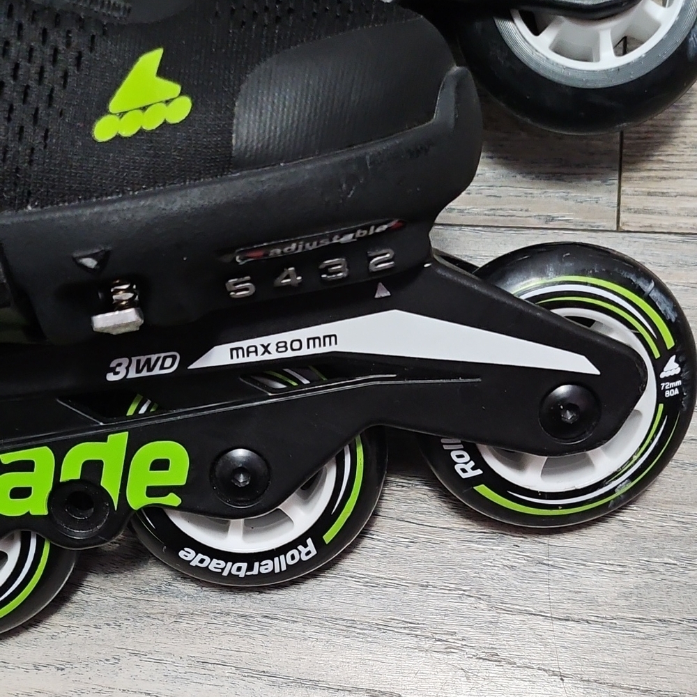 Men's Black and Green Inline Skates - Picture 3 of 5